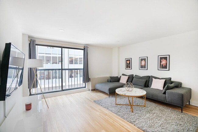 Photo - 123 E 54th St Apartment Unit FL3-ID1251682P