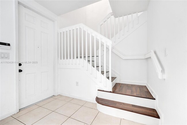Photo - 1555 NE 33rd Rd Townhome