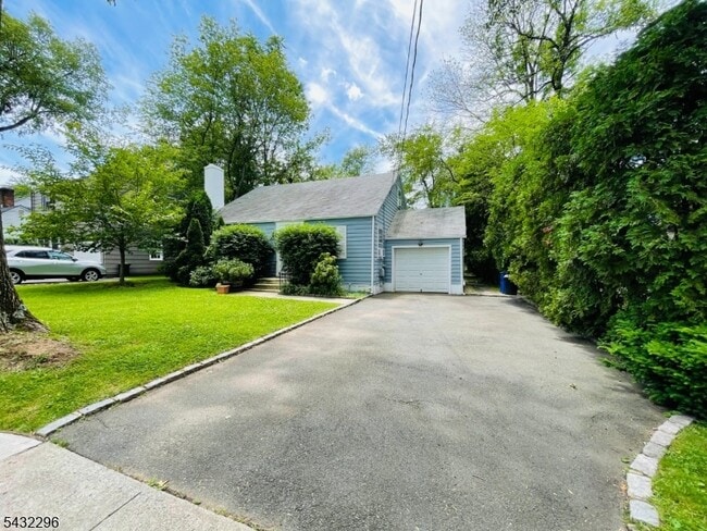Photo - 274 Woodland Ave