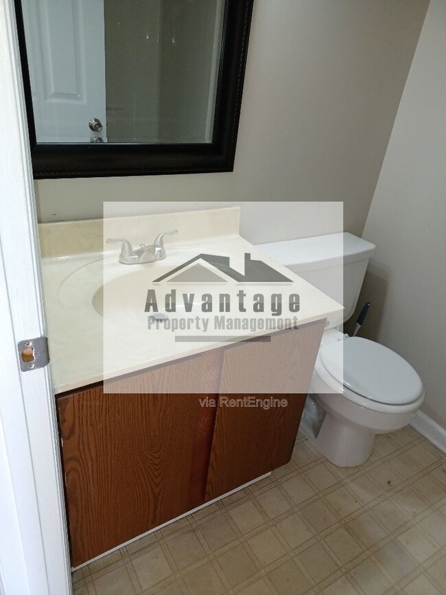 Photo - 130 Wesleyan Way