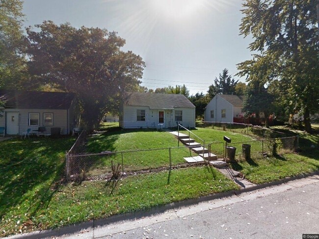 Building Photo - 5217 Crest Dr