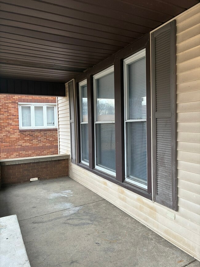 Front Porch - 418 S 17th St