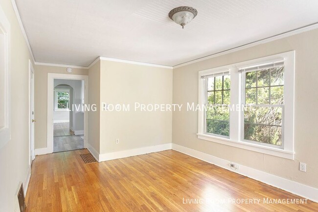 Charming, South Portland, Light-filled Apa... - Charming, South Portland, Light-filled Apa... Apartment Unit #4