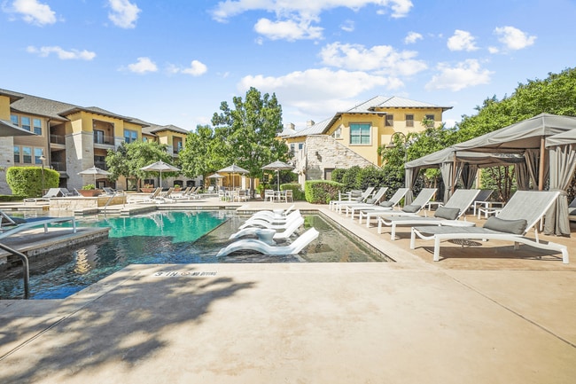 Grand at The Dominion Apartments