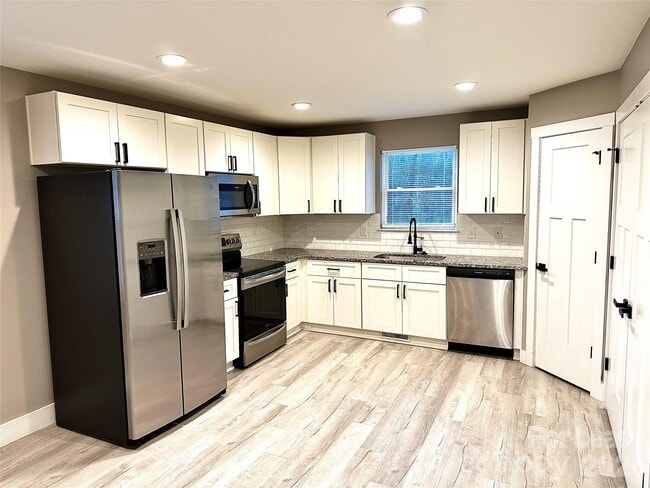 Building Photo - 110 Carpenter St