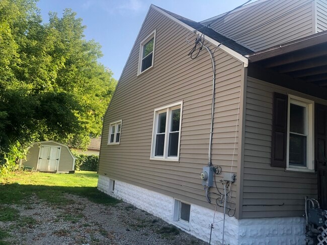 Photo - 3207 Alpena St