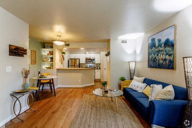 2BR, 2BA - 1,058SF