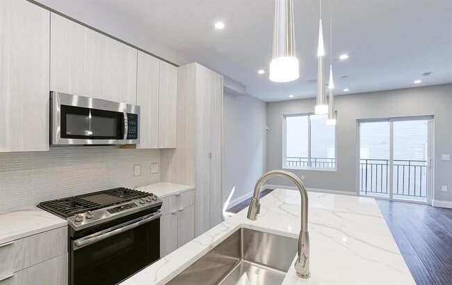 Photo - 1630 Cambridge St Unit B