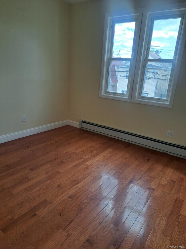 Photo - 146-12 Lakewood Ave