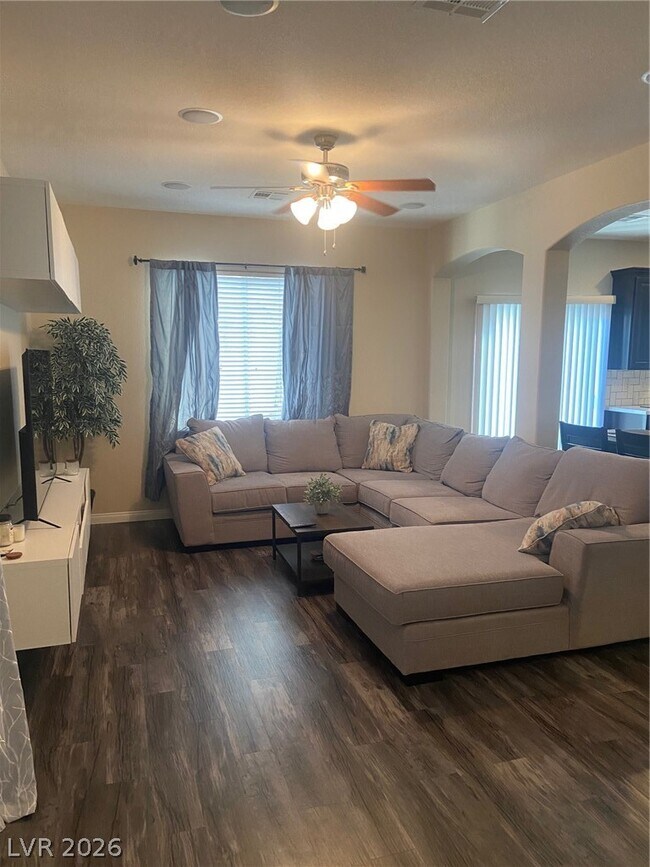 Photo - 8439 Quarentina Ave