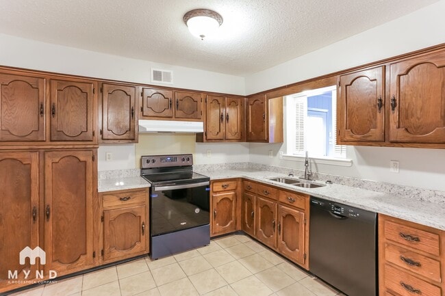 Photo - 2975 Fairlane Dr