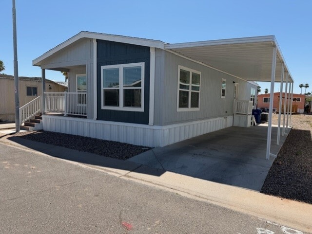 Photo - 2060 N Center St