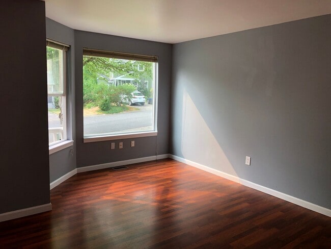 Photo - 3 bedroooms townhouse. Great School District!!