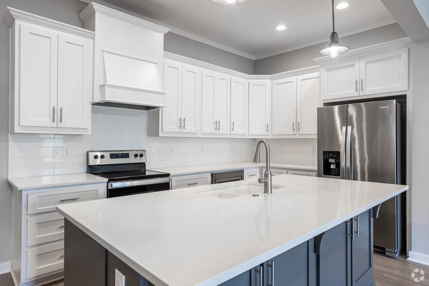 3BR, 3.5BA - 2,795SF - Kitchen