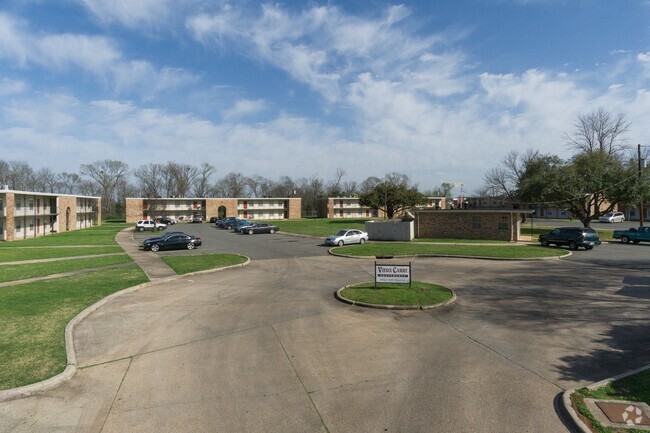 Building Photo - Vieux Carre' Apartments