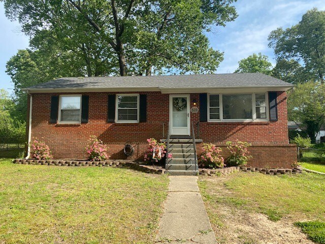 Front - 523 Meriwether Ave