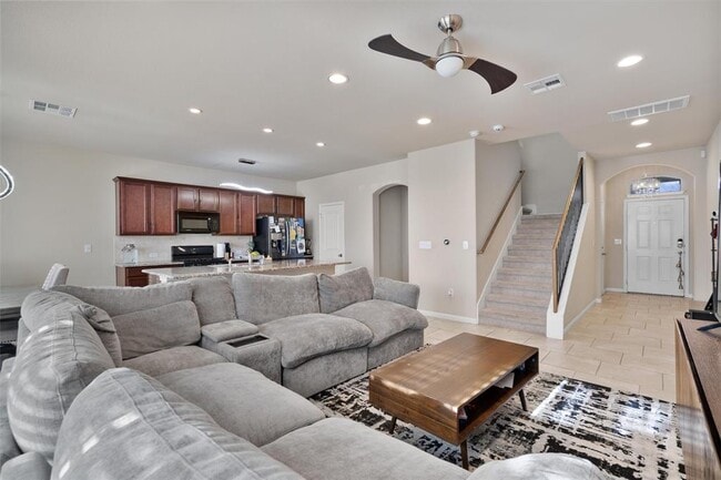 Photo - 417 Epiphany Ln