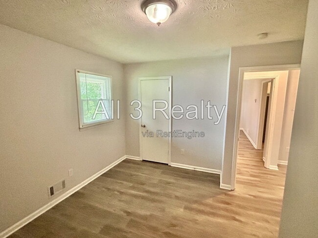 Photo - 293 Rogers St