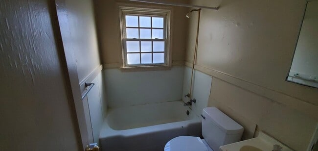 Photo - 2 Bedroom 1 Bathroom Duplex!