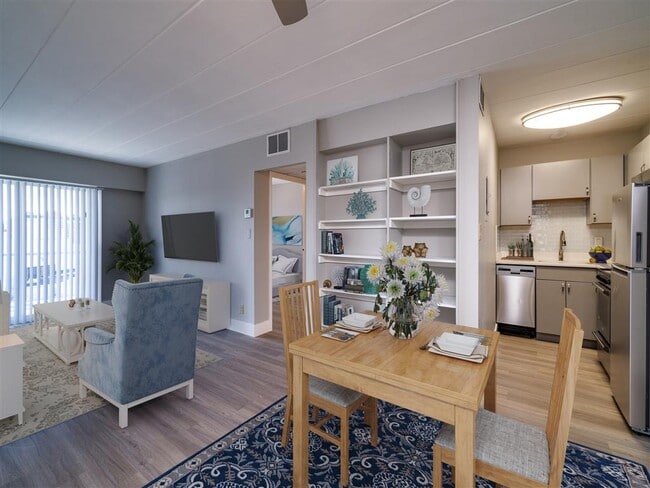 Dining - The Flats on Jefferson