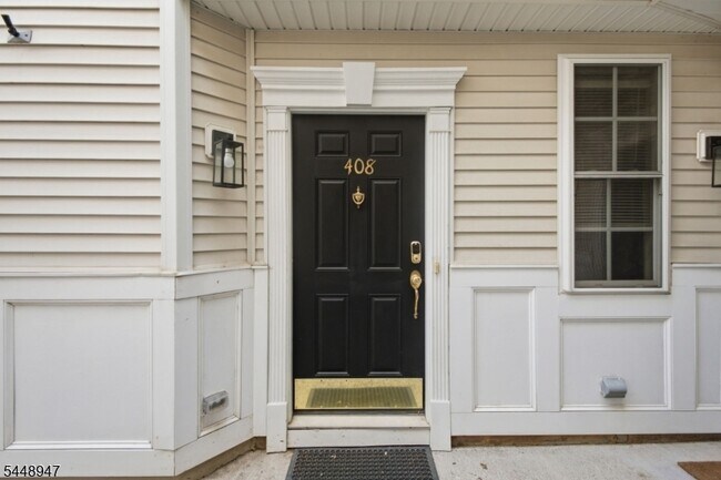 Photo - 408 Donato Cir