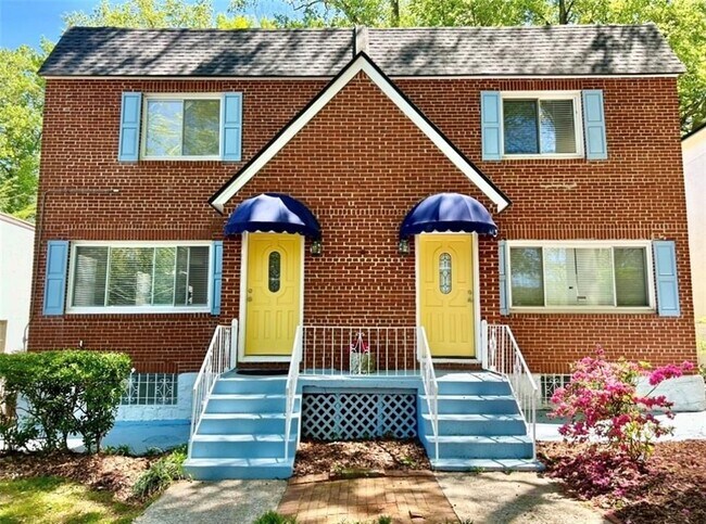 Building Photo - 1179 Lynmoor Dr NE