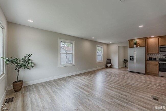 Photo - 1628 E Blackford Ave