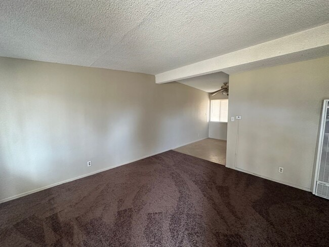 Photo - Modern 2-Bedroom Apartment with Garage – Convenient Living!
