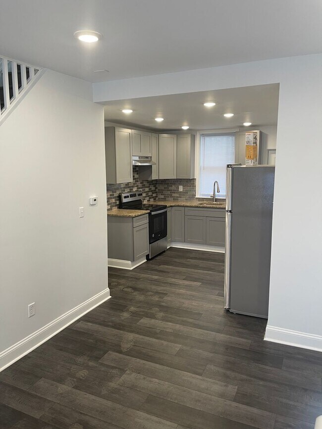 Beautifully Renovated 3 Bedroom House Now ... - Beautifully Renovated 3 Bedroom House Now ...