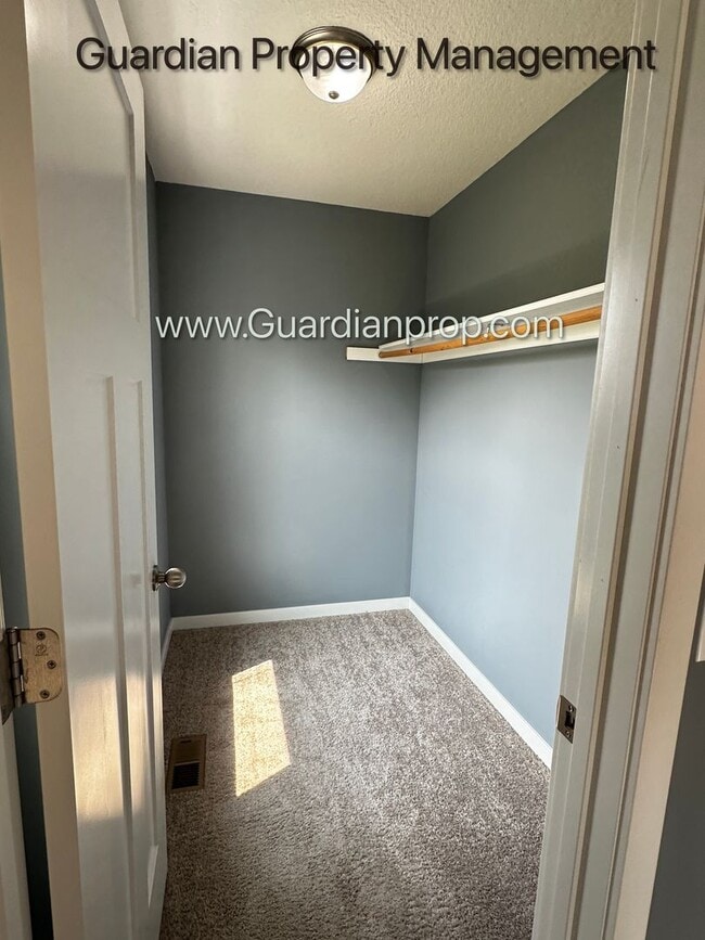 Photo - 11920 Emery Village Dr N