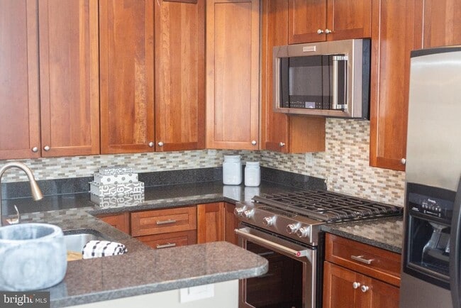 Photo - 1417 Chapin St NW Unit 506