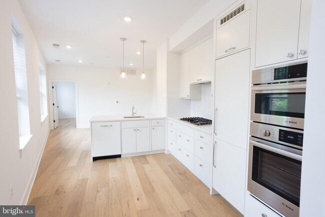 Photo - 2869 28th St NW