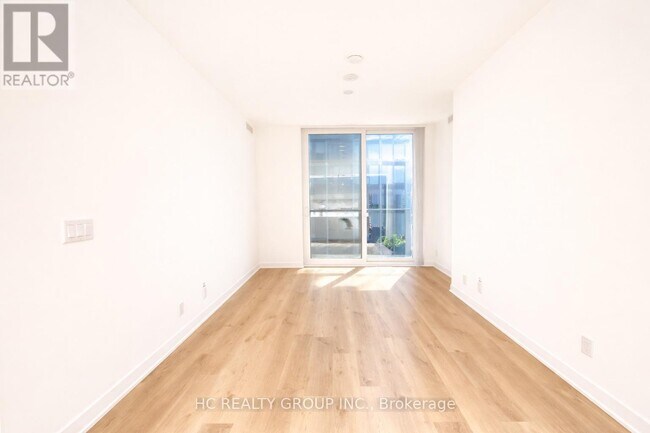 Photo - 180 Front St E Unit 1712