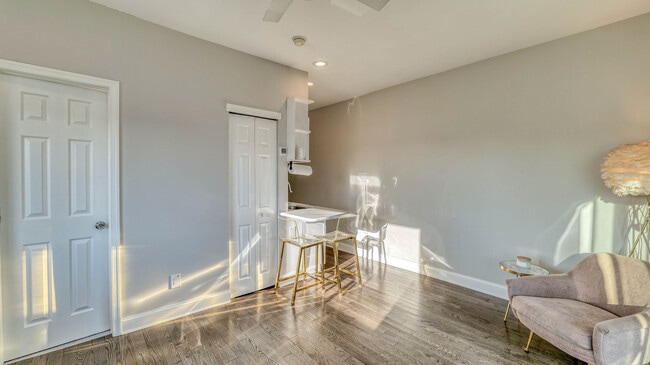 Photo - 25 S Surrey Ave