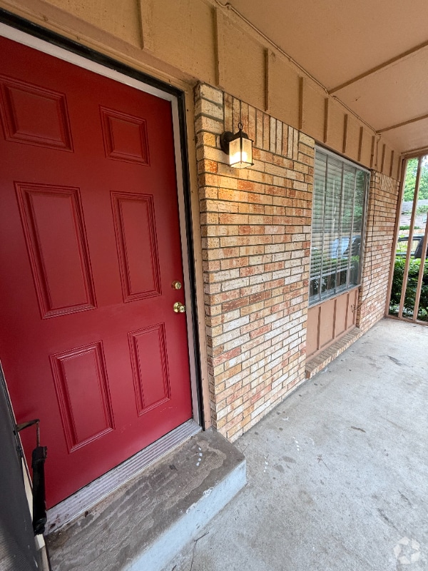 Building Photo - 4803 S Utica Ave Rental
