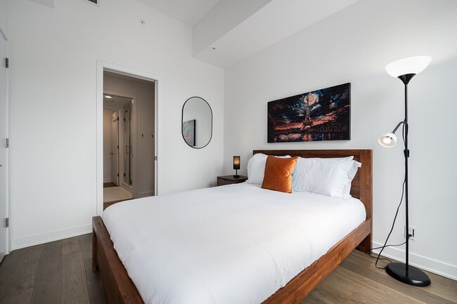 Photo - 100 Av. des Canadiens-de-Montréal Unit SI ID1261846P