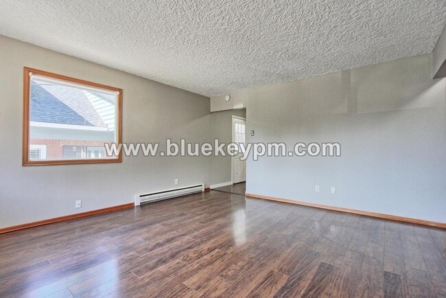 Photo - 608 E 16th St