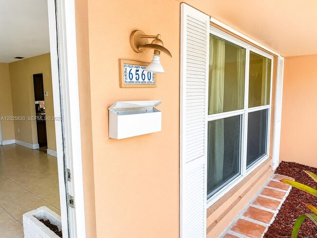 Photo - 6560 NW 25th St