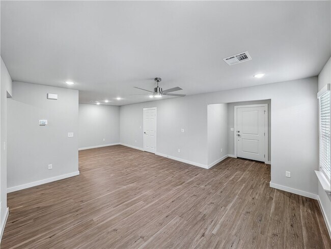 Photo - 6613 NW Altus St