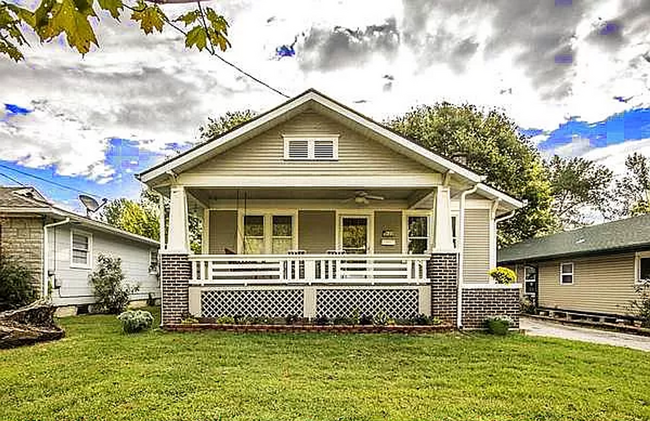 Stunning 3 bed 1 bath house by MSU! - Stunning 3 bed 1 bath house by MSU!