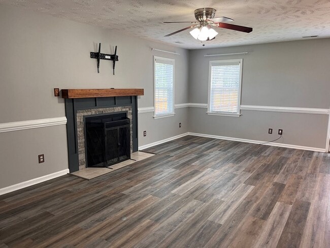 Photo - Avail NOW'n ROCK CREEK!