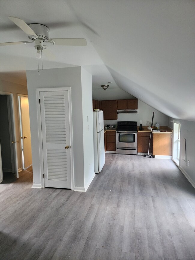 kitchen/living area - 46183 Drayden Rd Unit B