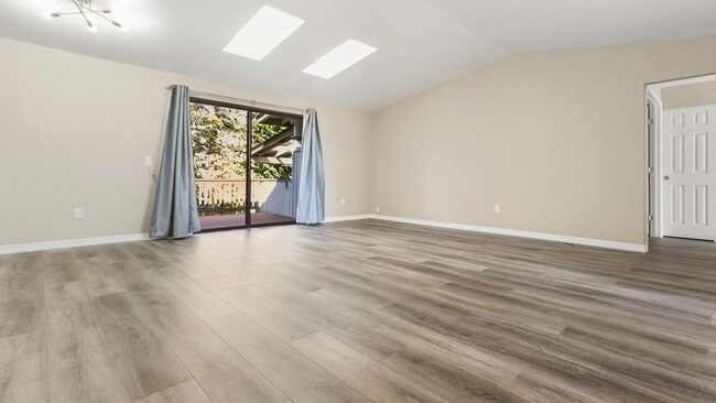Photo - Stylish Fairwood Rambler with Modern Updat...