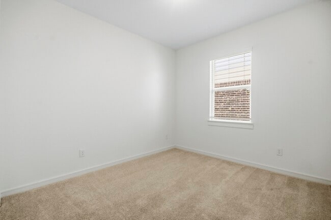 Photo - 8427 Bay Rdg Cir