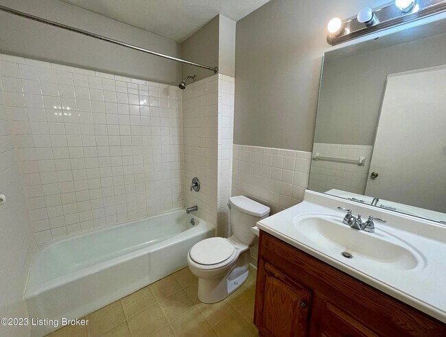 Photo - 4506 Landside Dr Unit 2