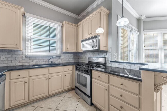 Photo - 2612 S Everest Ave