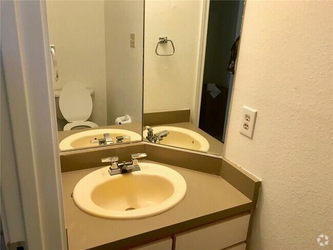 Building Photo - 15039 Wells Port Dr Rental