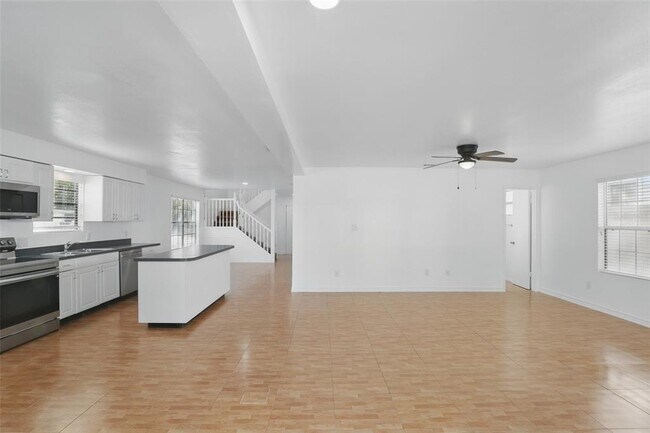 Photo - 820 Altaloma Ave