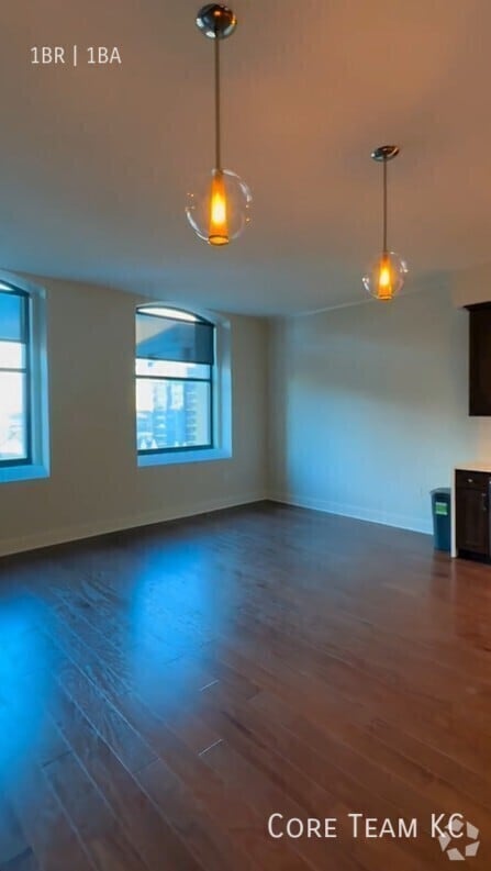 Building Photo - 106 W 14th St Unit 505 Rental