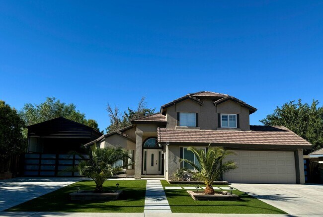 Beautiful home with RV/ boat parking and o... - Beautiful home with RV/ boat parking and o...